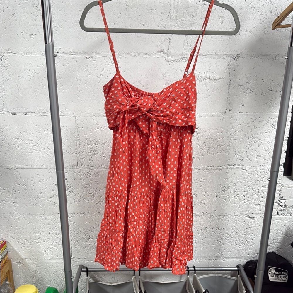 BEACHGOLD Red Floral Cute Summer Mini Dress - Size Medium Front Bow